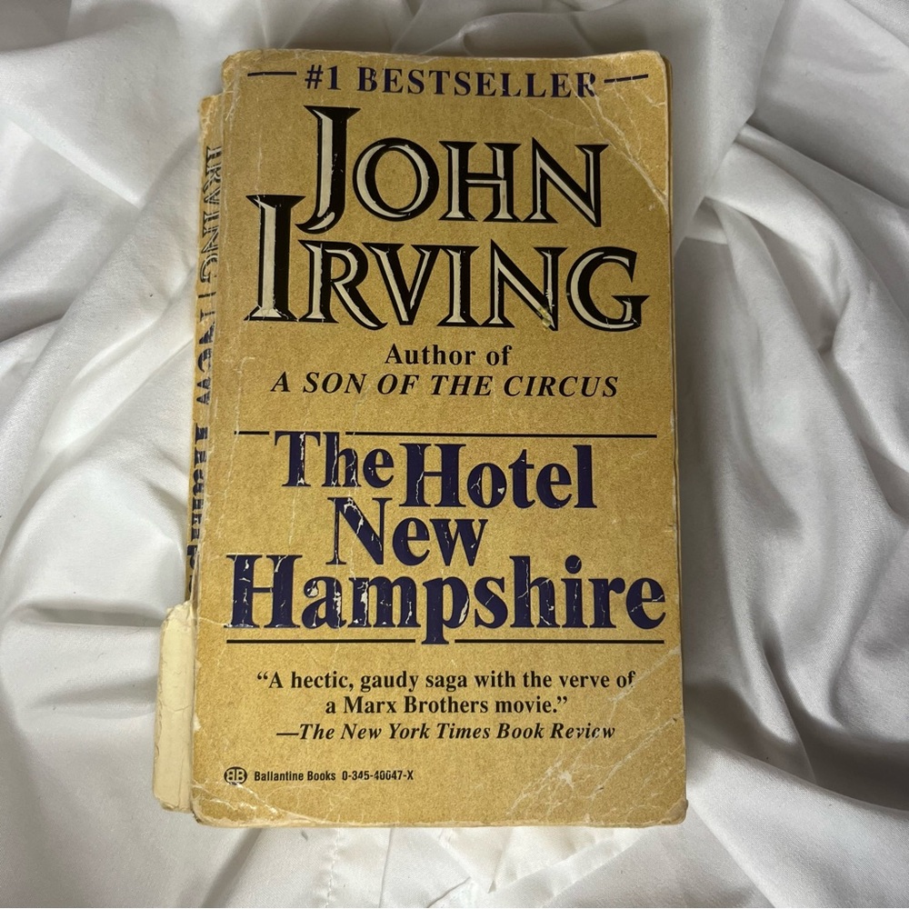 The Hotel New Hampshire Vintage Paperback Book by John Irving